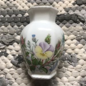 Aynsley fine bone China small vase